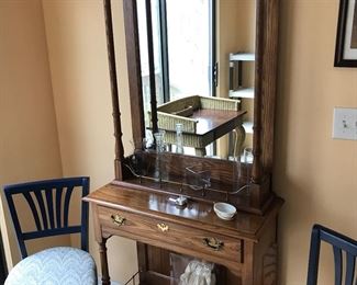 Pennsylvania House entryway console with mirror! Flanked by 2 painted blue side chairs!