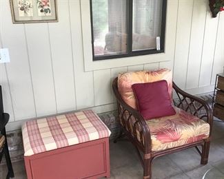 Sunroom furniture! Wall decor too!