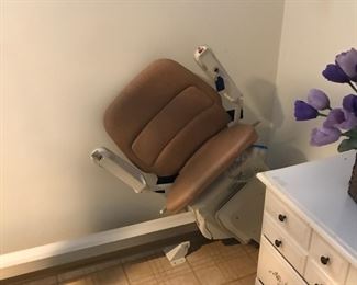 Acorn stair lift from 2008 with remotes!