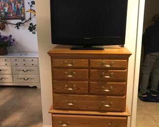 Matching Oak dresser to the armoire! Apex flatscreen!