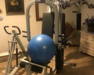 Keep in shape with this home set-up! Bring help to dismantle and load please! (we haven't used this!)