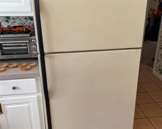 Kenmore  Cold spot Refrigerator with Ice maker '97                                                         $200.00