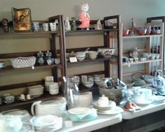 ASIAN AND JAPANESE CHINA SETS AND BOWLS