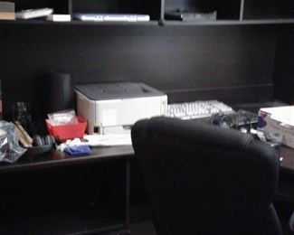 CORNER BLACK DESK UNIT AND ROLLING OFFICE CHAIR