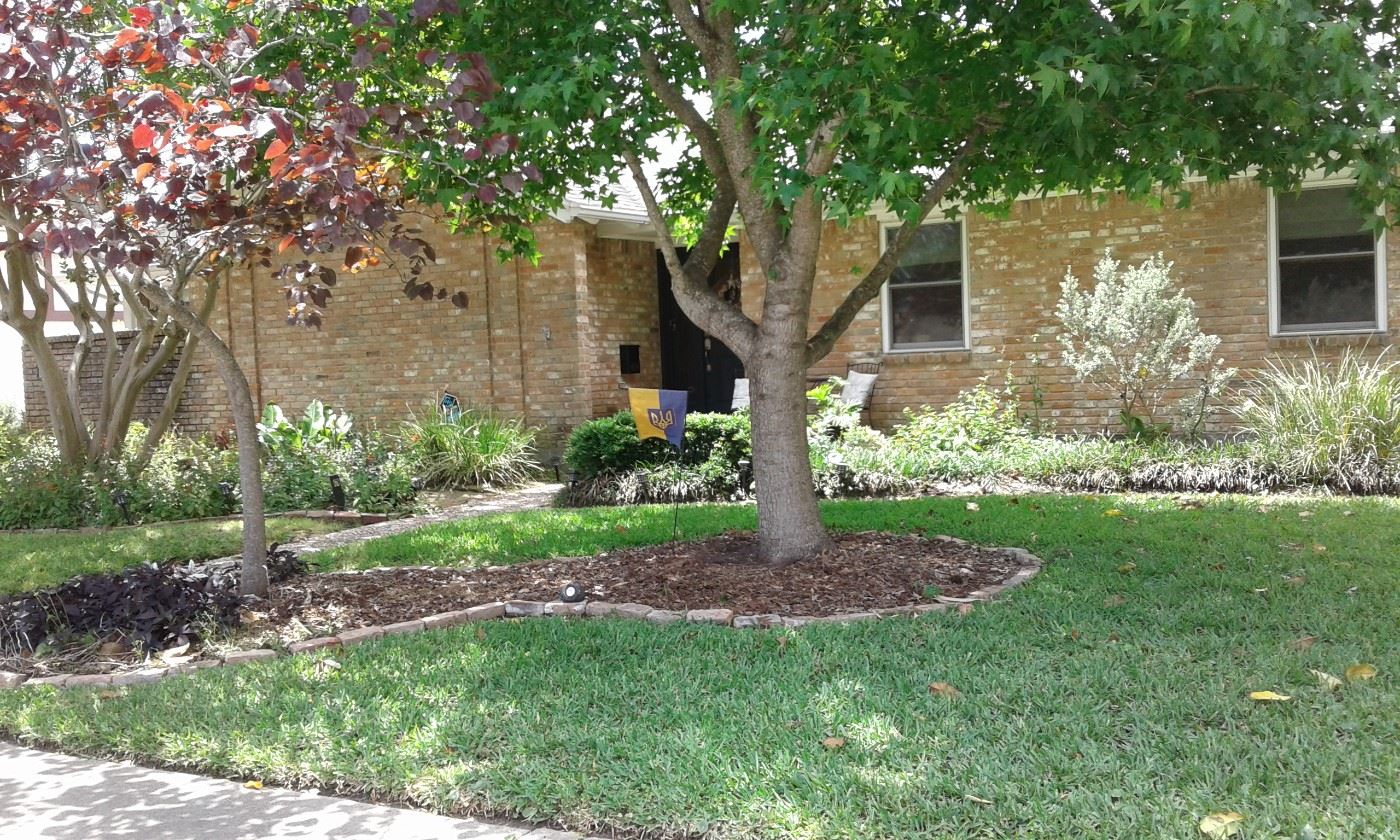 ESTATE SALE HOUSE IN COLONY PARK