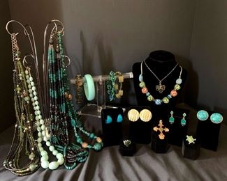 "Spectacular Summer Creek" Graniteville, SC Starts Closing Sat 4/29 8pm. Pickup is Tue 5/2 2-6pm. Click here to see more photos, descriptions, and current bids:&nbsp;https://ctbids.com/estate-sale/21235