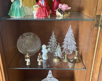 Nice selection of vintage pottery and porcelain, including Royal Doulton, Lladro, Radnor and more.