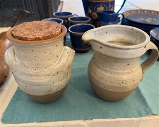 Pontfadog (Wales) pottery.