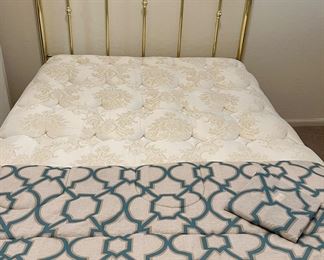 Brass Headboard w Frame, Sealy Posturepedic Full Size Mattress/BS, Quilt