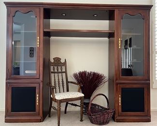 Thomasville Entertainment Unit