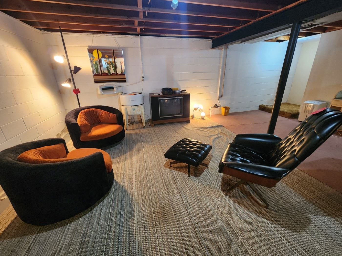 Vintage Estate Sale Brunswick Ohio starts on 4/27/2023