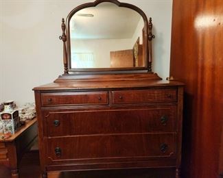 Gorgeous 1920s Dresser!