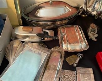 Assorted silverplate items.