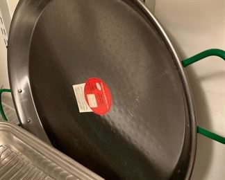 New paella pan