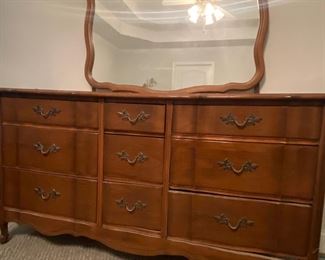 Beautiful French Provincial Dresser w/ Mirror