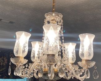 Stunning Vintage Crystal Chandelier!