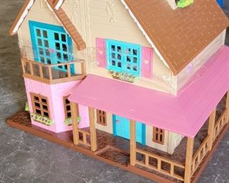 DOLLHOUSE W/ FURNITURE
