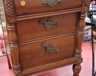 NIGHTSTAND 
