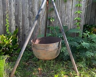 Large cauldron 