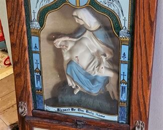 There are 2 Different ones.