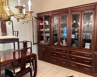 Large hutch