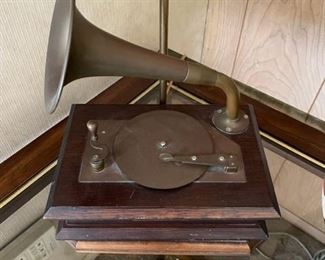 Gramophone Lamp