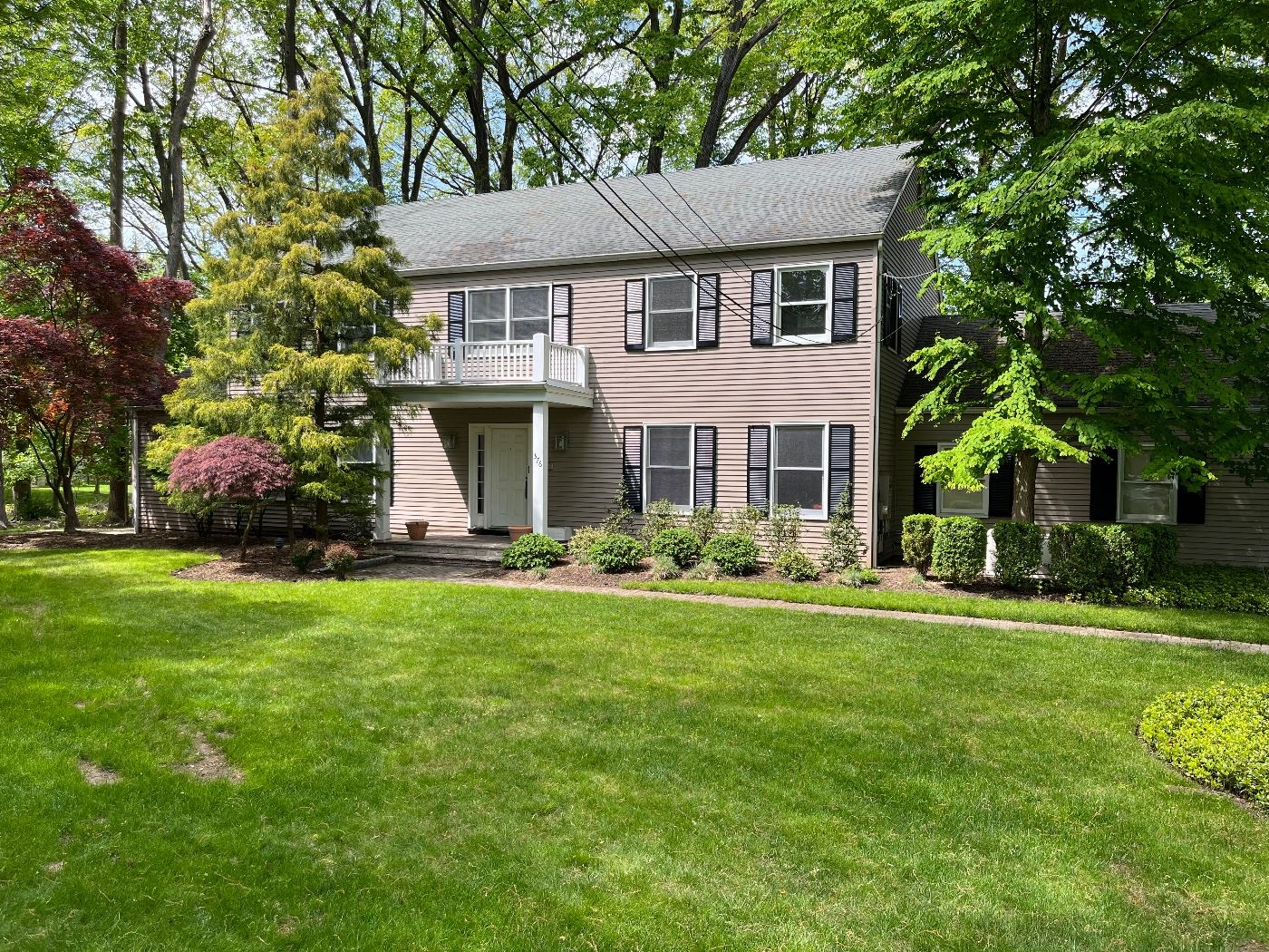 GEM DE LA GEM MOVING SALE IN HAWORTH NEW JERSEY starts on 5/12/2023