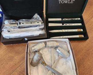 crab knives and mallets