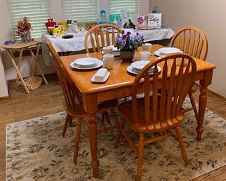 Rutlader Dining Furniture Kitchen Table • Beautifully Maintained 
