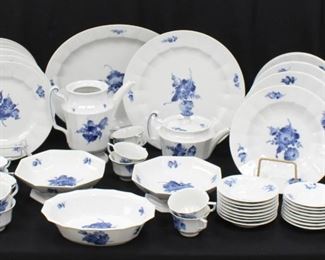 ROYAL COPENHAGEN BLUE FLOWER DINNER SET 