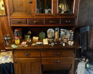 VINTAGE CABINET HUTCH