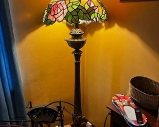 LAMP FLOOR LAMP STAINED GLASS