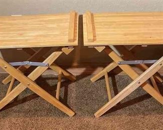 2 Folding Tables
