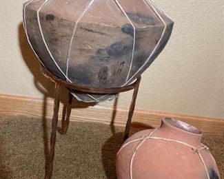 Tribal Look Decorative Pots Stand