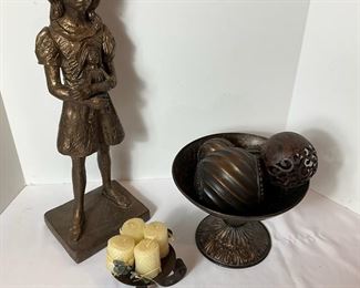Leonardo Art Girl Statue 1969