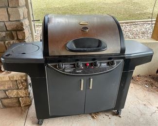 Coleman Natural Gas Grill 4 Burner