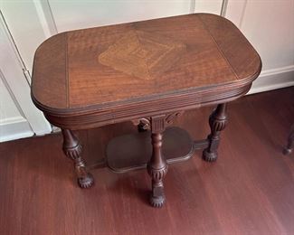 Antique oval table