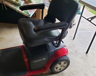 another picture .......4 wheel scooter