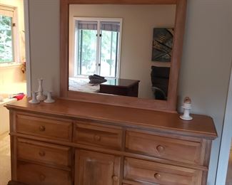 Matching dresser w mirror