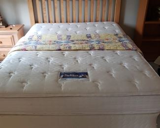 Queen bed and matress