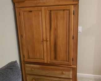 Entertainment center