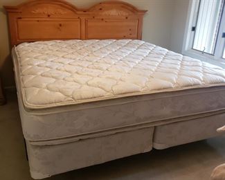 King bed w mattress 