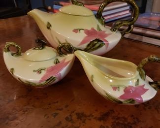 HULL "Woodland"  3 piece set