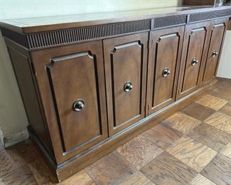Vintage Stanley Furniture Buffet Credenza
Lot #: 133