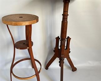 2 Vintage Side Table Pedestal Stands
Lot #: 96