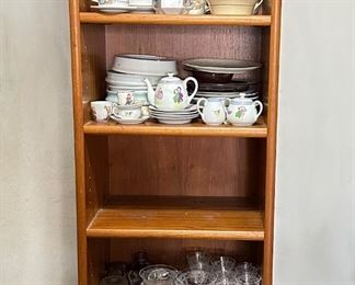 Adjustable Narrow Bookcase With Cabinet
Lot #: 136