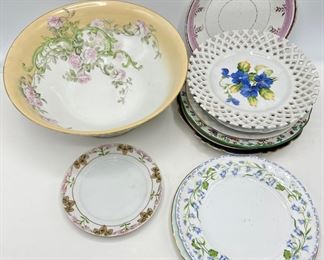 Vintage Curley Bowl, France & Assorted Plates (14 Pieces)
Lot #: 156