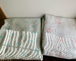 (2) King Sized Cotton Blankets
Includes Martha Stewart stitchcraft aqua/coral king  blanket and blue floral king blanket 
