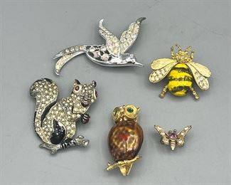 (5) Costume Jewelry Brooches
