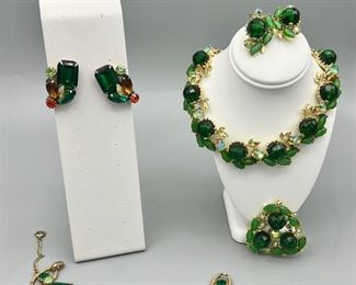 Gorgeous Green Vintage Costume Jewelry Lot
